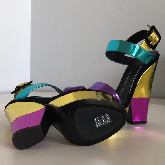 🎄Giuseppe Zanotti Wedges🎄 - Picture 5 of 6